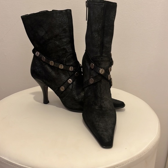 Donald Pliner boot - Picture 3 of 6